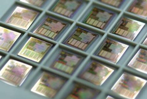 如何把一塊石頭變成CPU？國(guó)外小伙稱自己將解決全球芯片荒